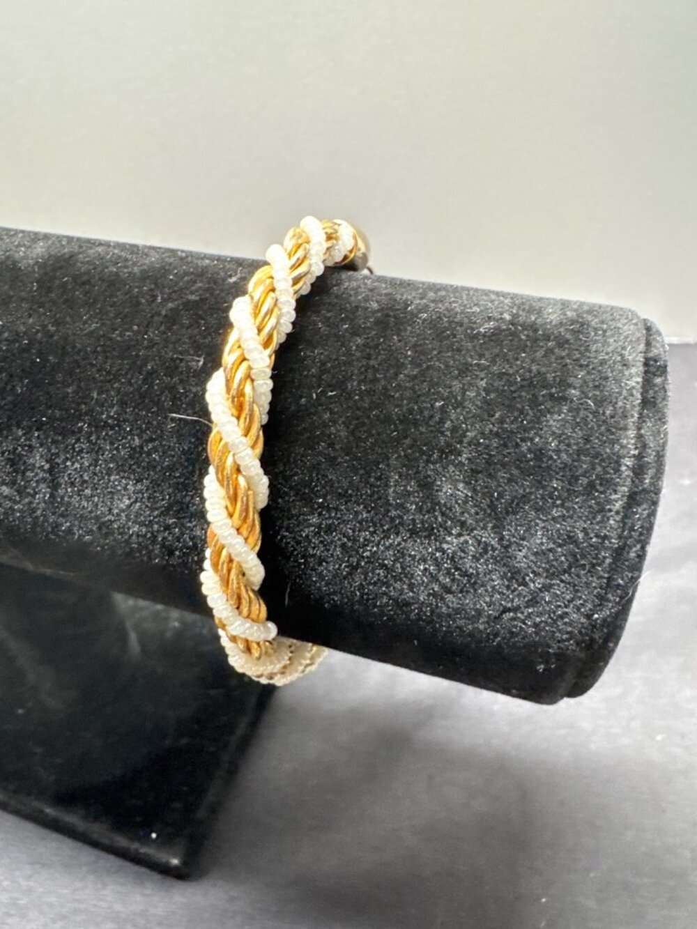 Trifari Gold & White Faux Pearl Beaded Twist Bracelet 7.5" Jewelry